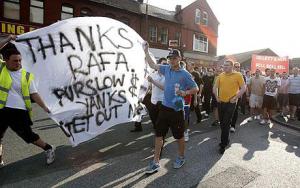 Болельщики «Ливерпуля» протестуют против американских владельцев (c) Telegraph